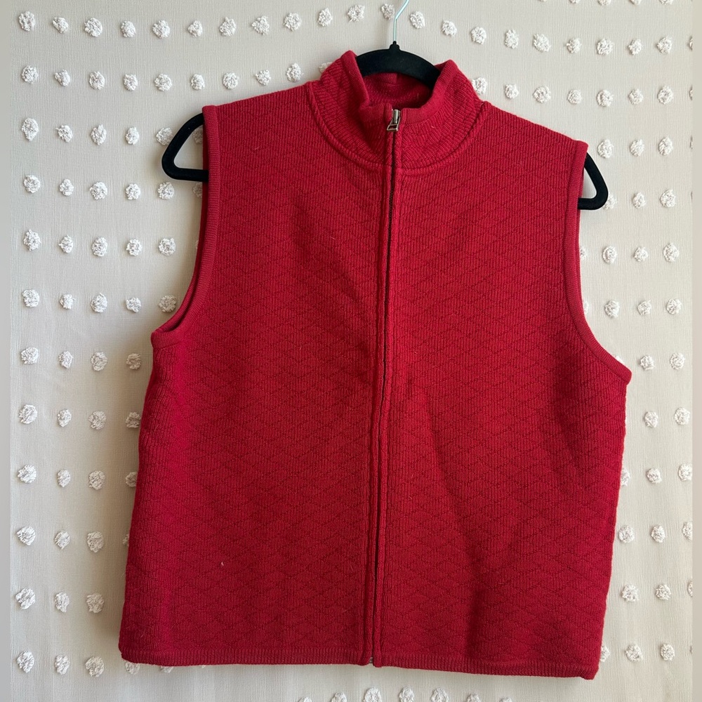 NWT Woolrich Women’s Winola 100% Wool Zip Up Vest Sz MP Red